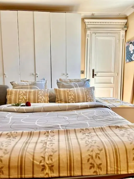 Appartement De 3 P, Baroque Et Vues Sur Toits Du Marais Paris 0*,  France