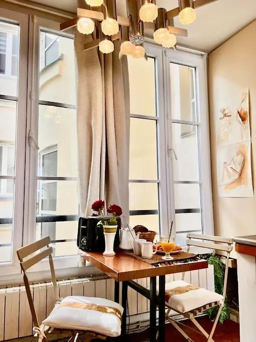 Apartment Appartement De 3 P, Baroque Et Vues Sur Toits Du Marais Paris France