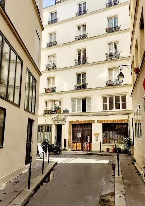 Apartment Appartement De 3 P, Baroque Et Vues Sur Toits Du Marais Paris France