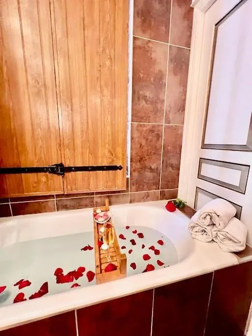 Appartement De 3 P, Baroque Et Vues Sur Toits Du Marais Paris Apartment