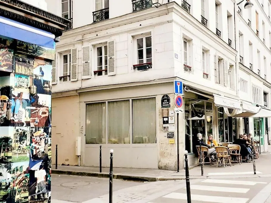 Appartement De 3 P, Baroque Et Vues Sur Toits Du Marais Paris Apartment